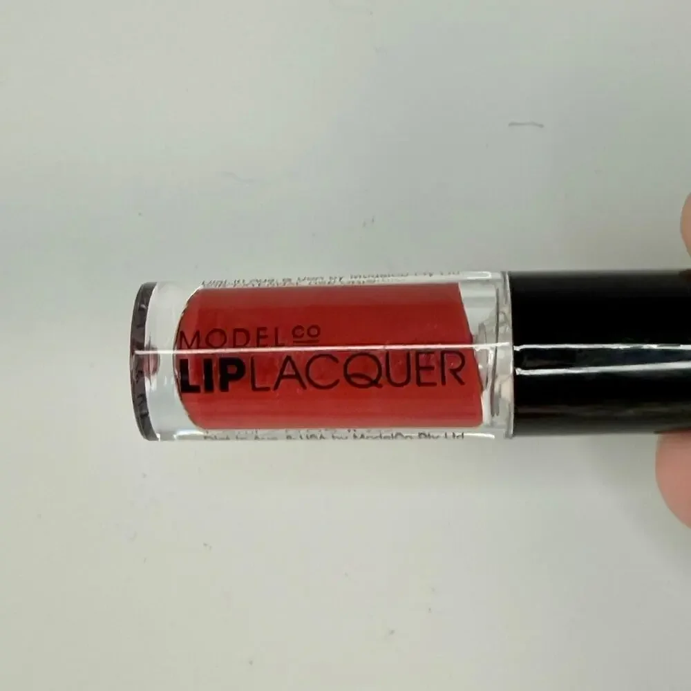 Model Co Lip Lacquer High Gloss Socialite Reddish-Pink Travel .05 oz 1.5 ml NIB
